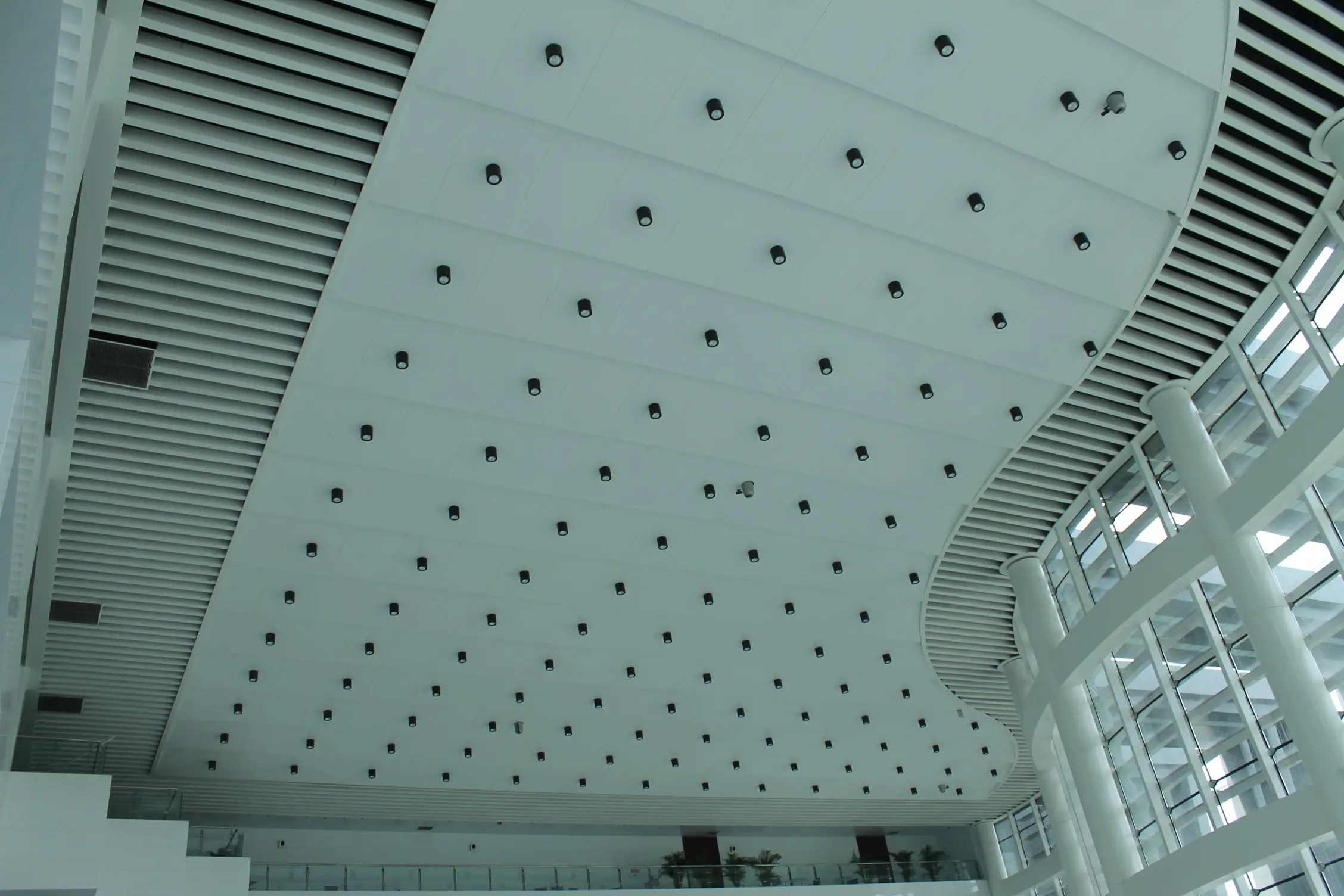 鋁單板作為幕墻的優(yōu)勢