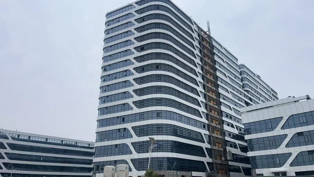 彩涂鋁卷的優(yōu)勢(shì)及可用性有哪些？